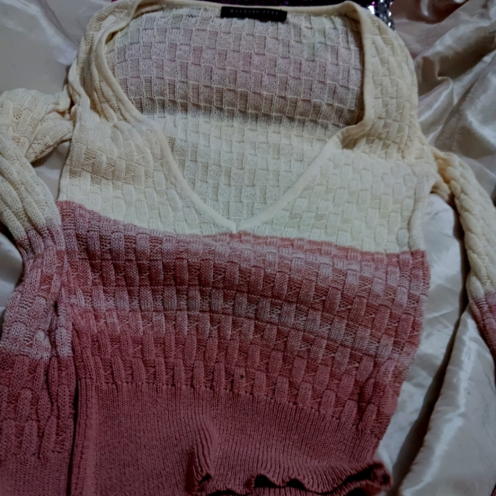 Walking Tree New York light knitted sweater